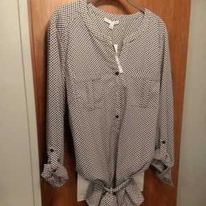 Notations Blouse Black dot, button down.